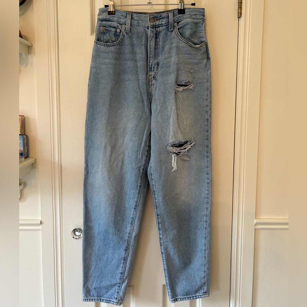 Levi’s High Loose Taper Distressed Light Blue Jeans